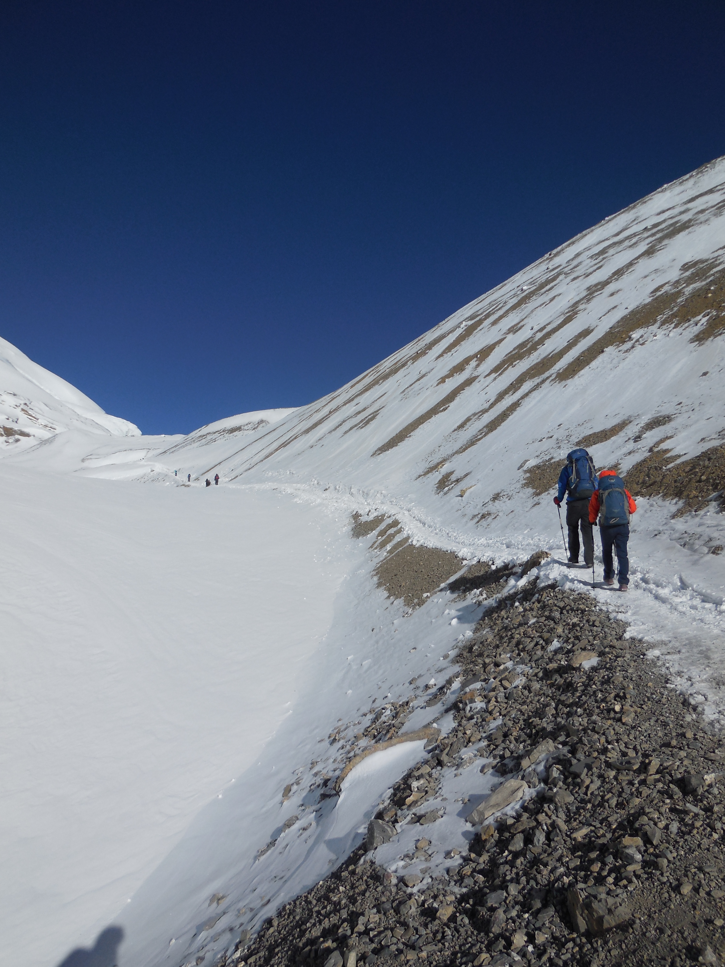 On the way to Thorung La, highest point of this trip