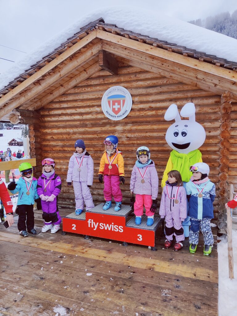 Siegerehrung nach Skirennen Meiringen