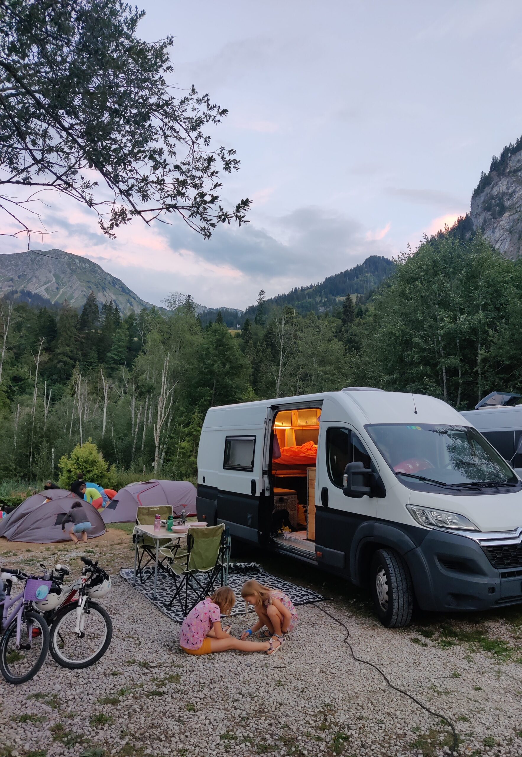Camping am Schwarzsee mit Kindern auf dem Camping Seeweid