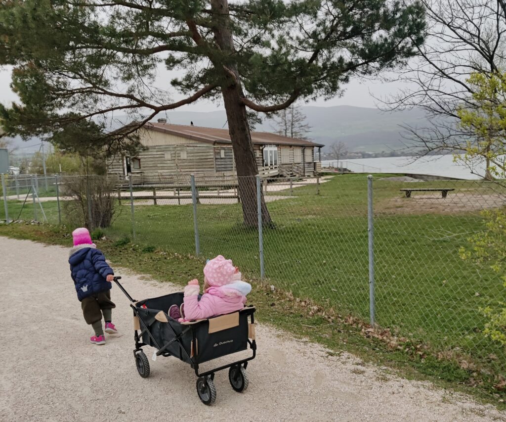 Die Spazierwege beim Camping Yverdon Plage