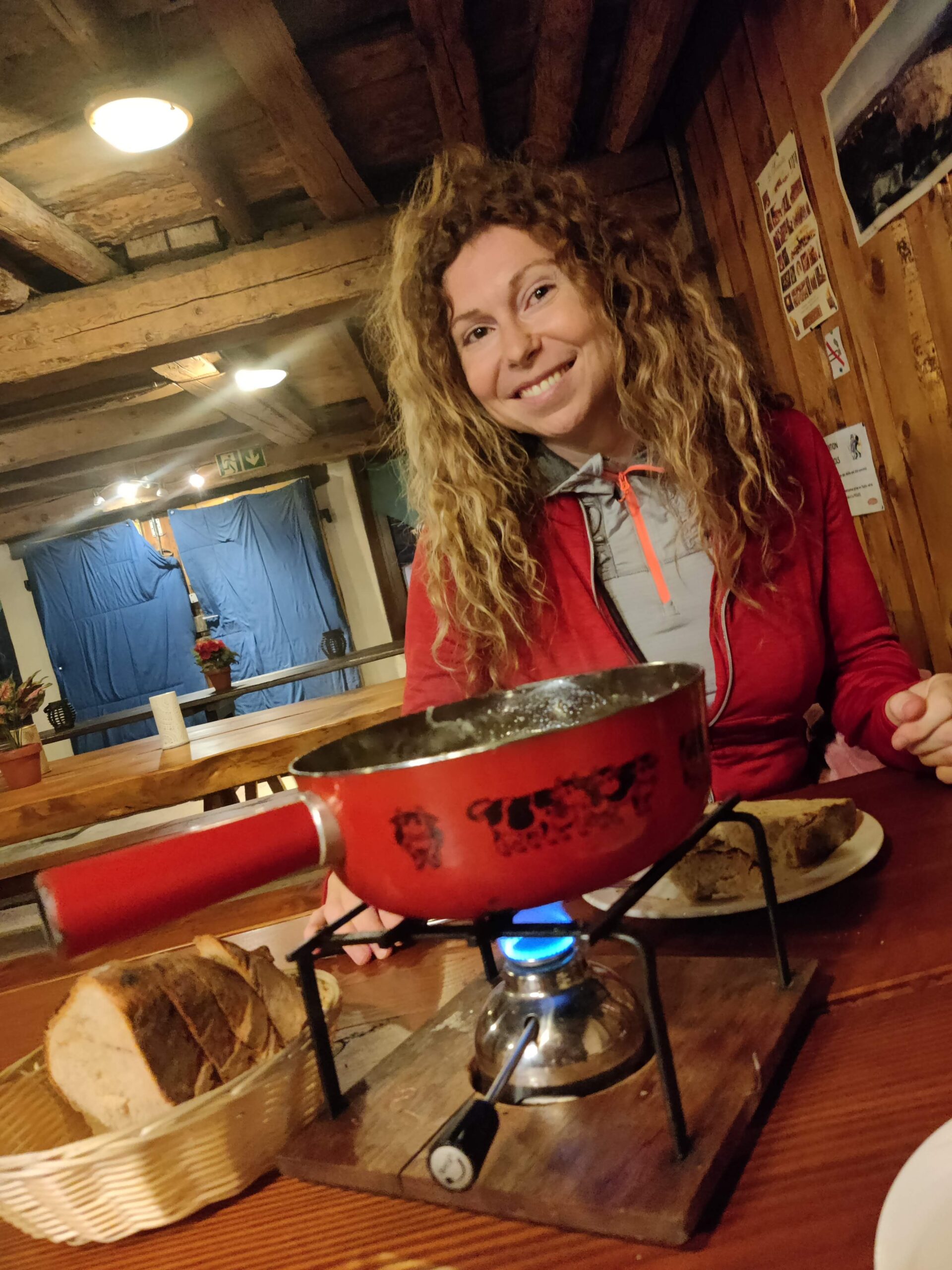 Käsefondue im Restaurant Le Soliat bei der Creux du Van Wanderung