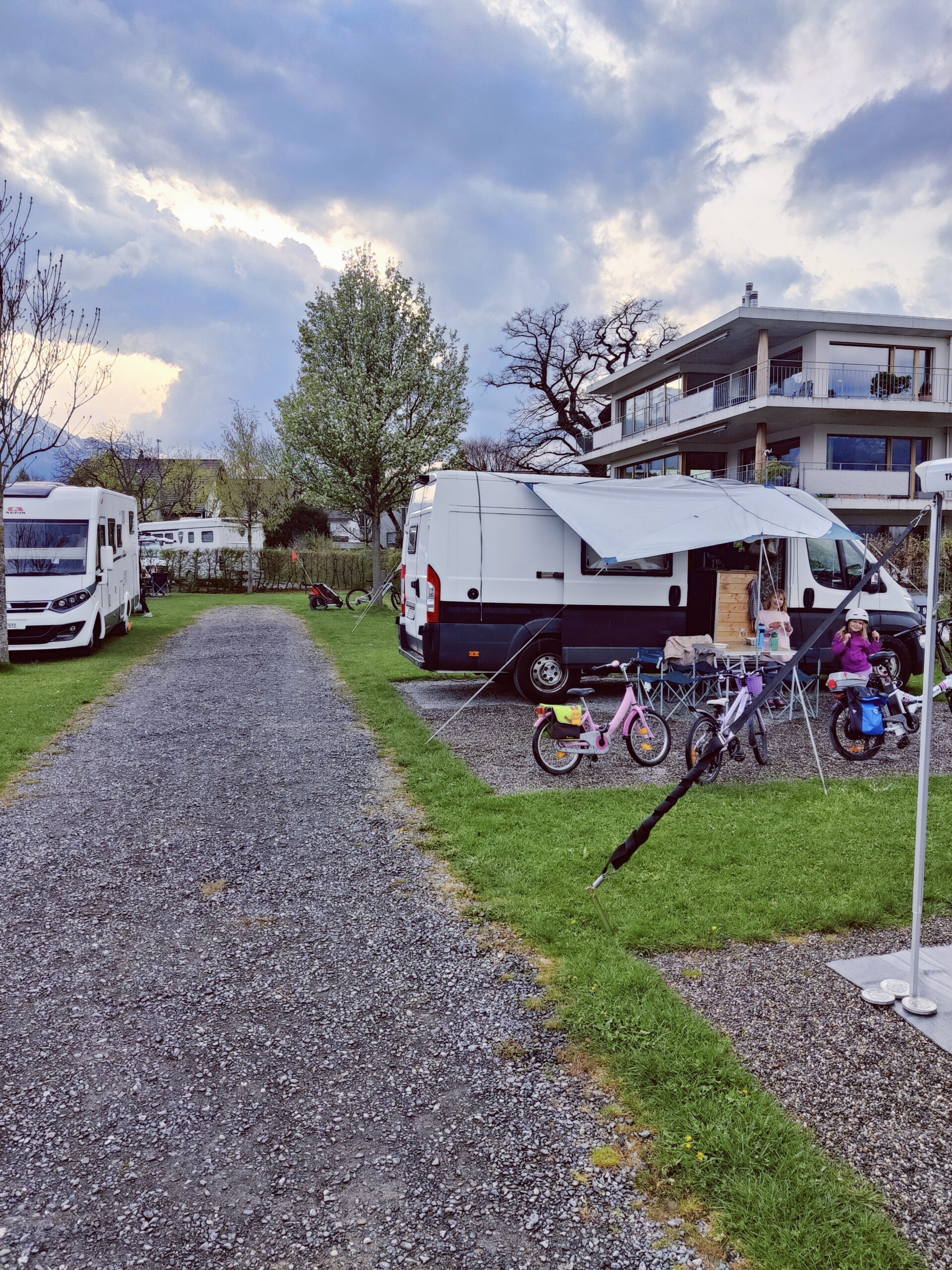 Unser Stellplatz auf dem TCS Camping Gwatt Thunersee