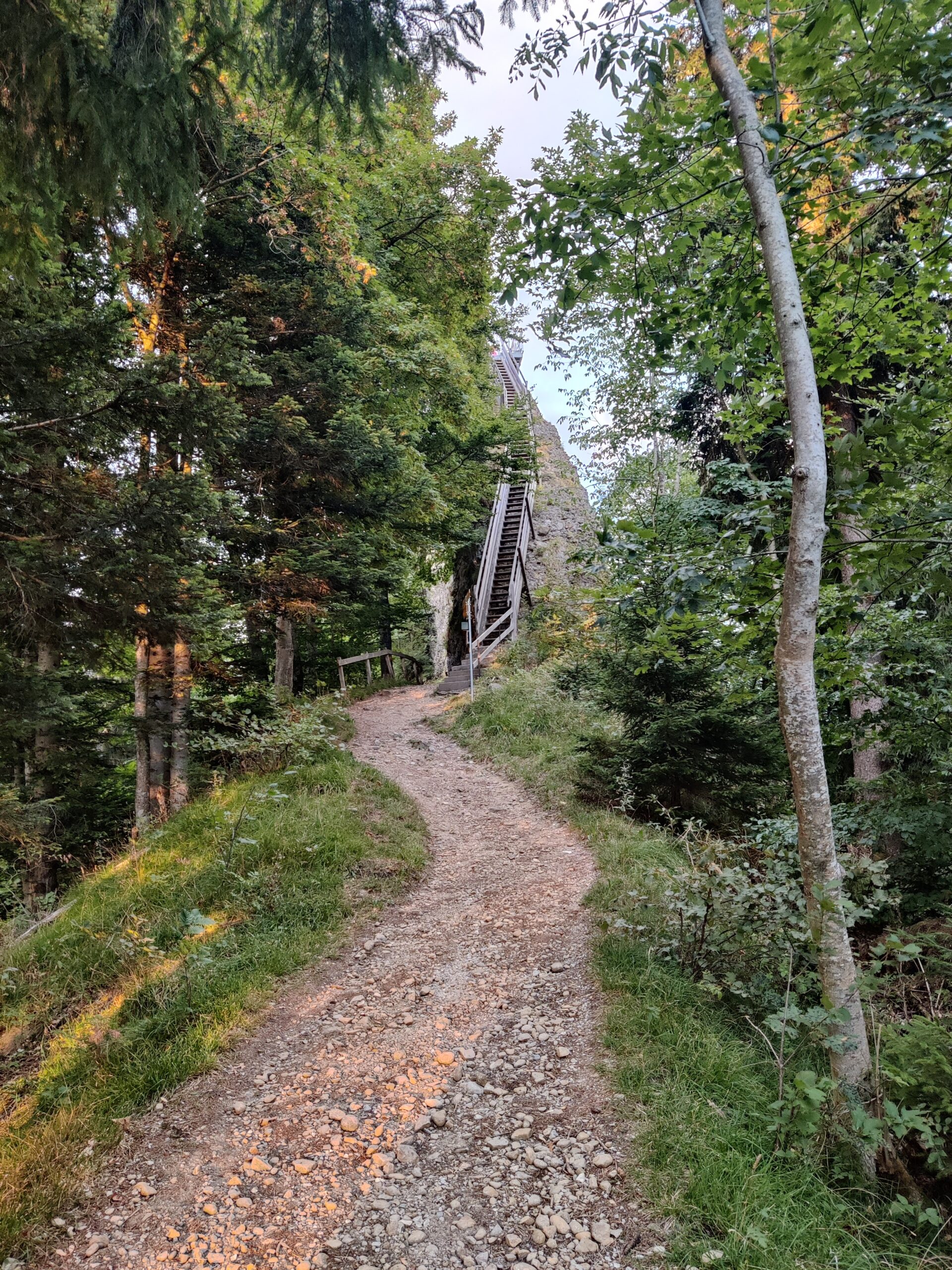 Guggershörnli Wanderung mit Treppe zum Gipfel