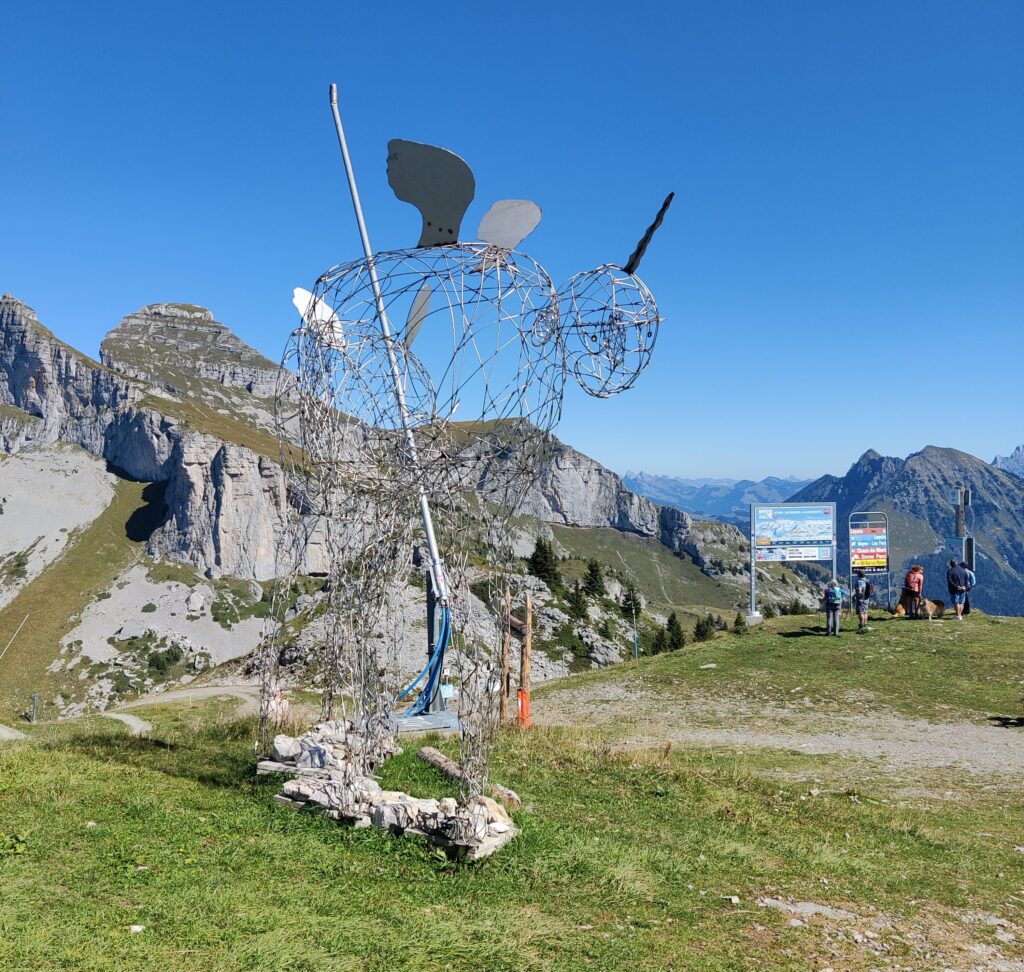 Bergstation Berneuse mit Einhorn