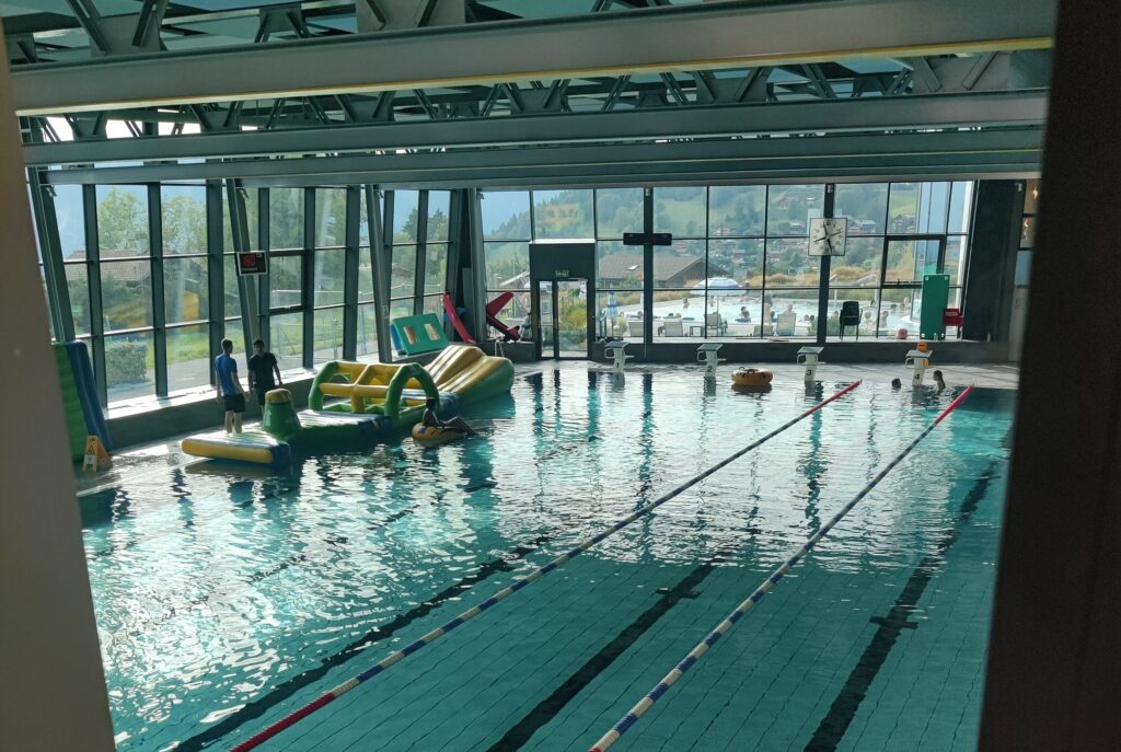 Schwimmhalle von Les Bains des Villars