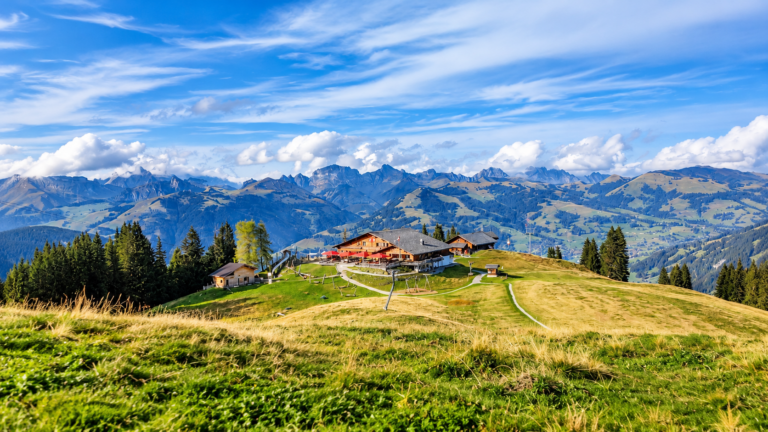 Berghaus Wispile oberhalb von Gstaad