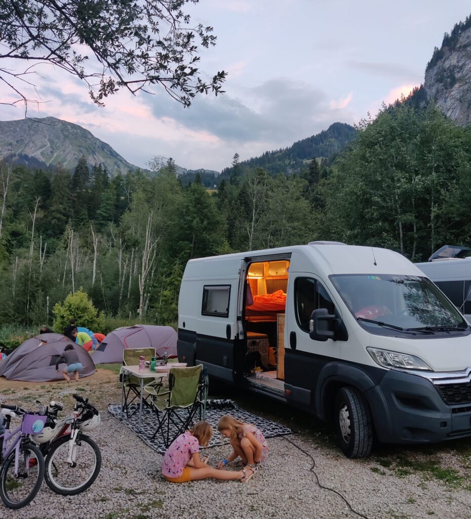 Camping am Schwarzsee mit Kindern auf dem Camping Seeweid