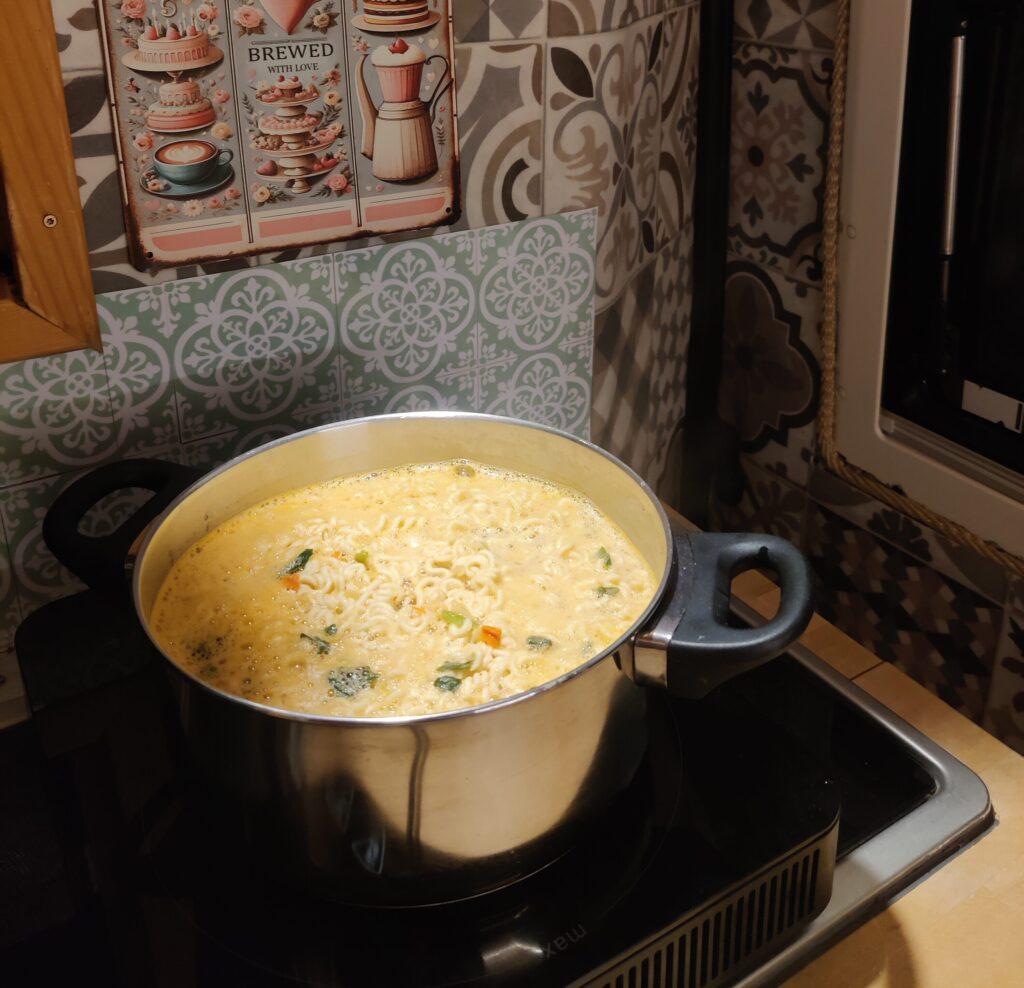 Die Suppe in unserem Van in Gstaad