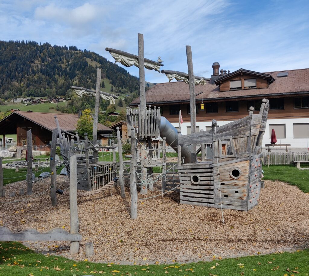 Der Spielplatz der Erlebniswelt Alpenruhe in Saanen